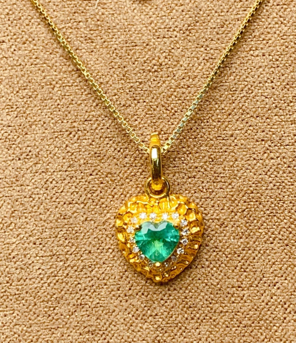 Natural Emerald Pendant - 3