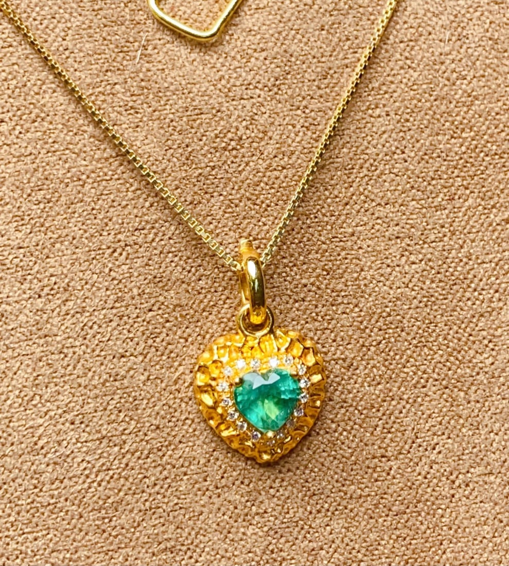 Natural Emerald Pendant - 4