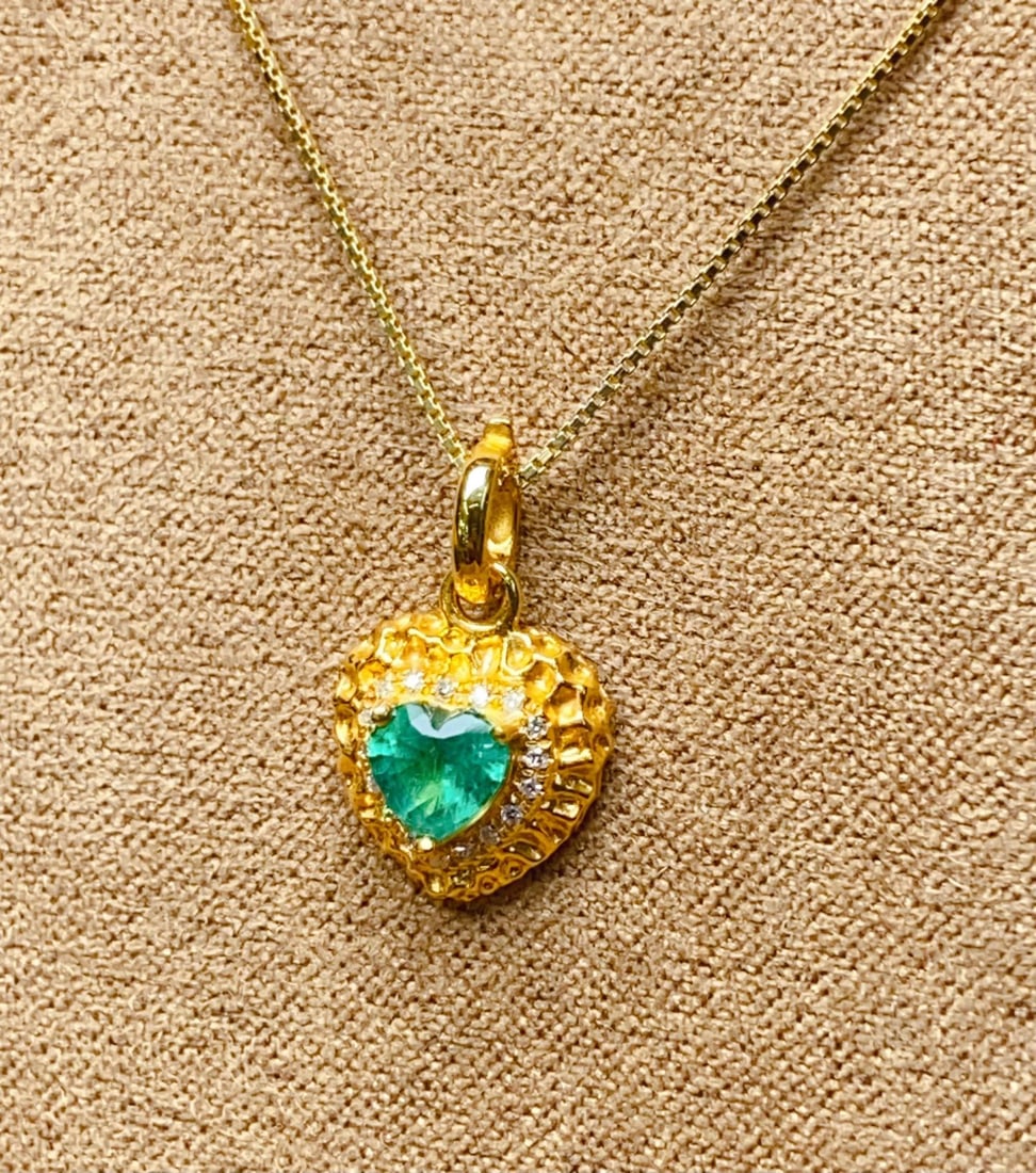 Natural Emerald Pendant - 6