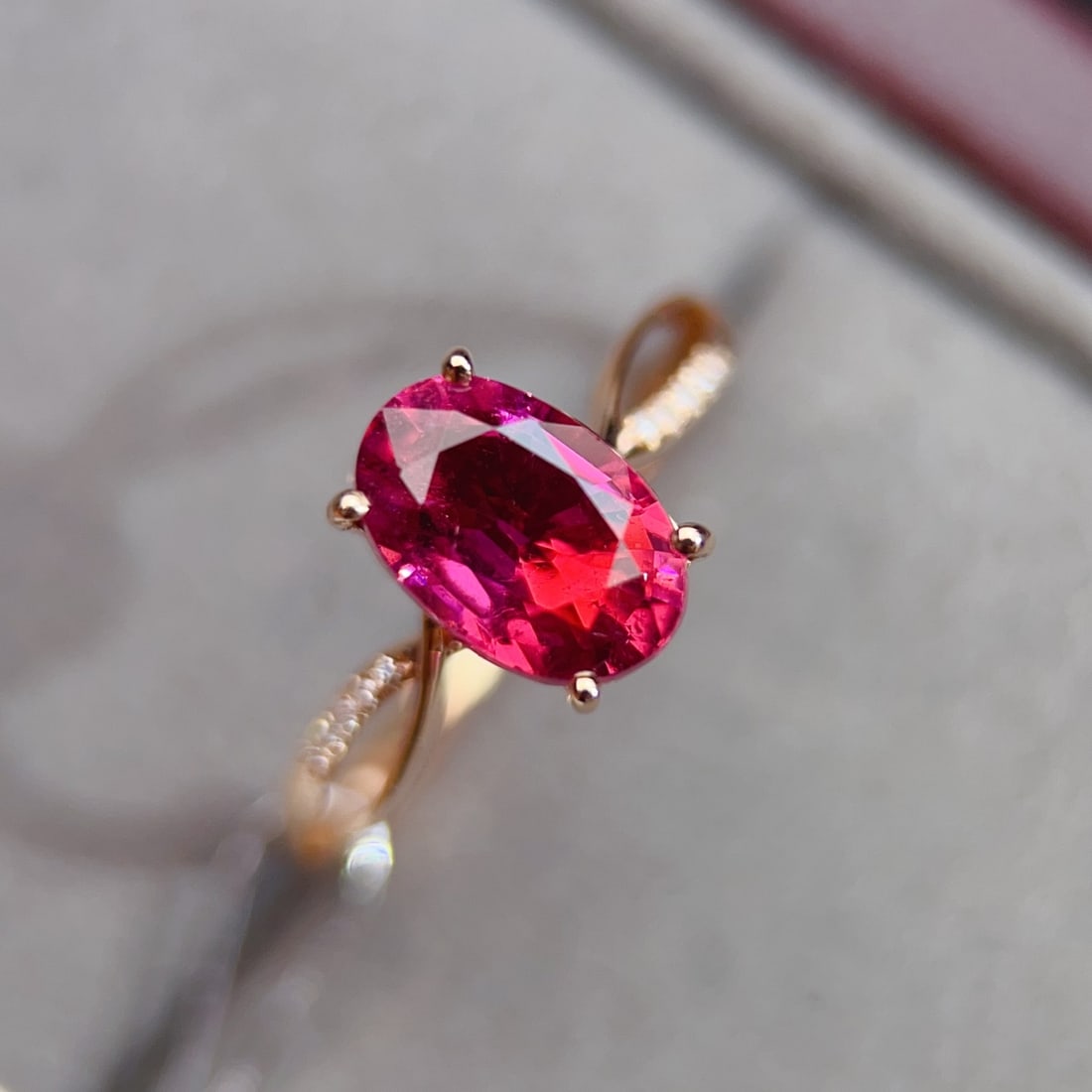 18k gold ring with diamond and tourmaline inlay: 18k gold with diamond set tourmaline ring, total weight: 1.72g. Main stone: 2.25ct. Diamonds: 0.03/10p Reserve: $1,200.00 Shipping:Domestic: Shipping rates are determined by