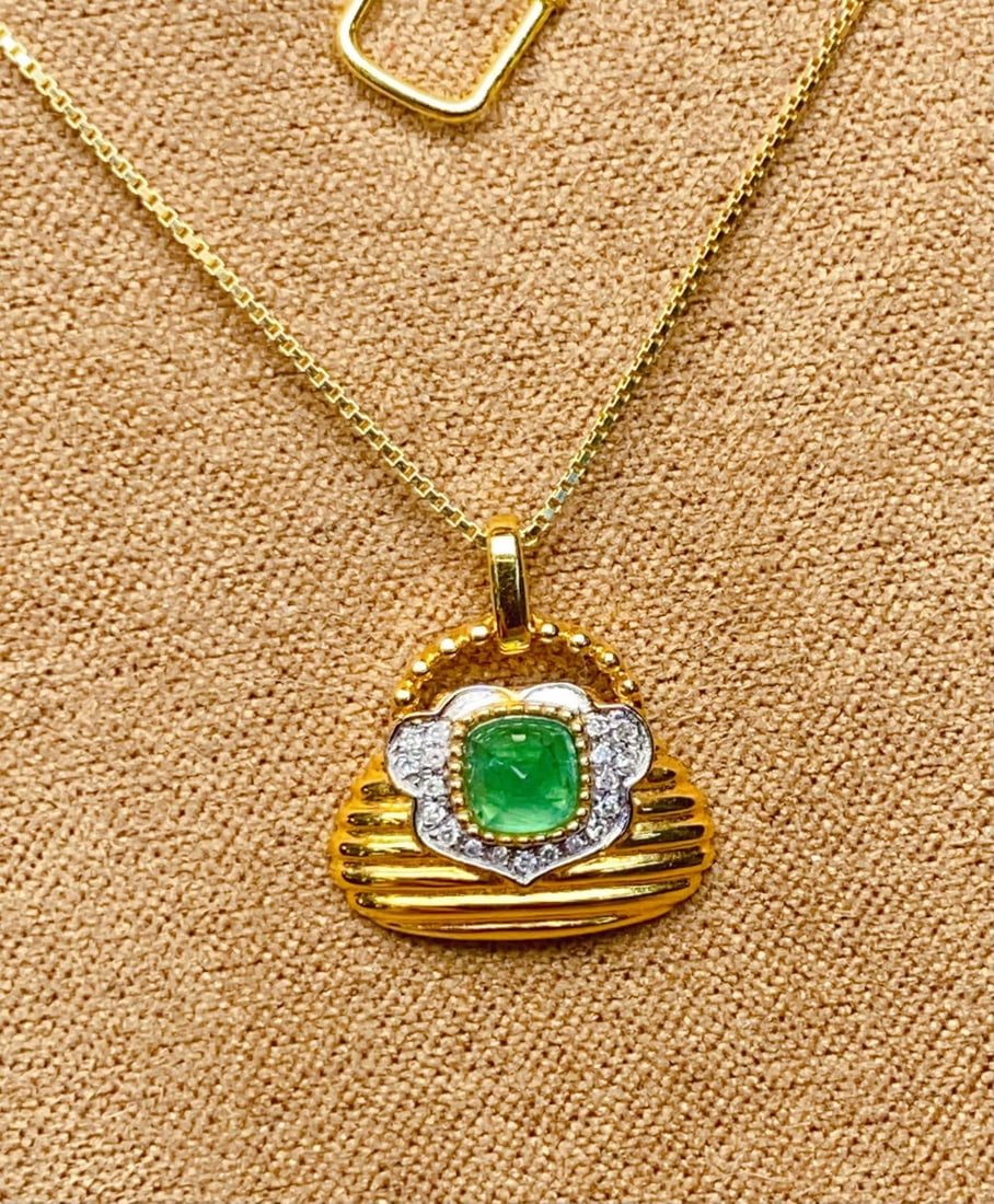 18k gold with diamond-set natural emerald pendant - 4