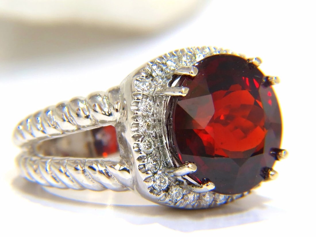 13.12CT NATURAL SPESSARTITE GARNET DIAMONDS RING VIVID RED 14KT ROPE TWIST+: Title: 13.12CT NATURAL SPESSARTITE GARNET DIAMONDS RING VIVID RED 14KT ROPE TWIST+ Description: Spessartite rope twist double shank. 12.52ct. Natural spessartite garnet Ring 13.0mm diameter Full cut r