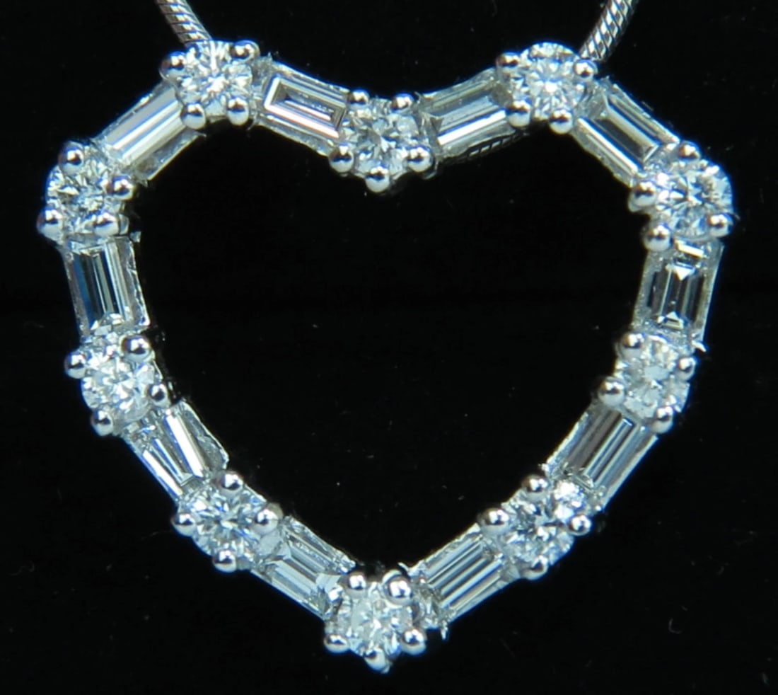 1.10CT DIAMONDS HEART PENDANT 14kt G VS 19'' 20X18MM +**: Title: 1.10CT DIAMONDS HEART PENDANT 14kt G VS 19'' 20X18MM +** Description: ONLY MAGNIFICENT JEWELS 1.10ct. Diamonds heart pendant one of a kind baguettes & rounds combo Full cut / Max. Brilliance G-