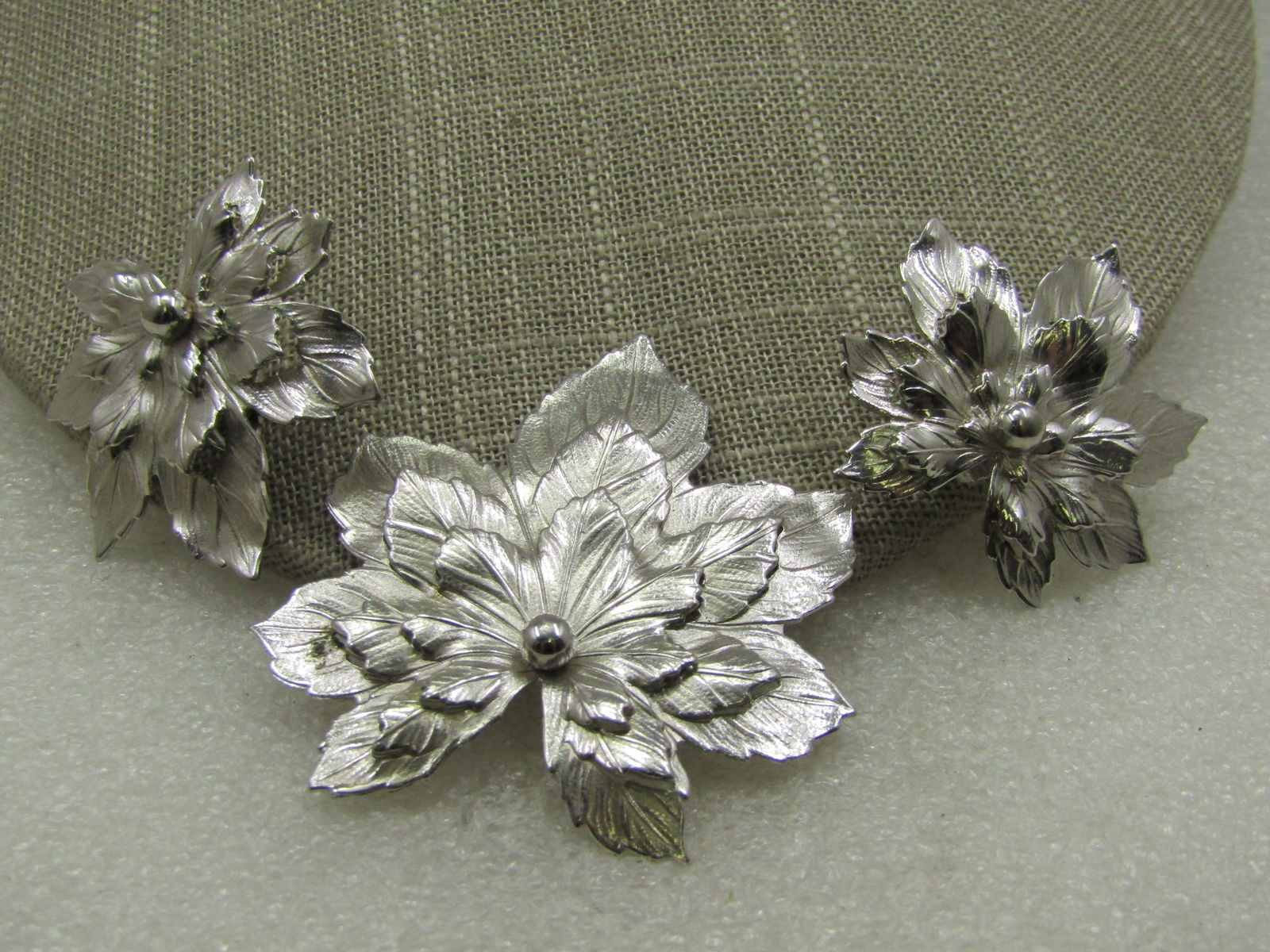 Vintage Tiered Leaf Brooch & Earrings Set, Signed SAC - 2