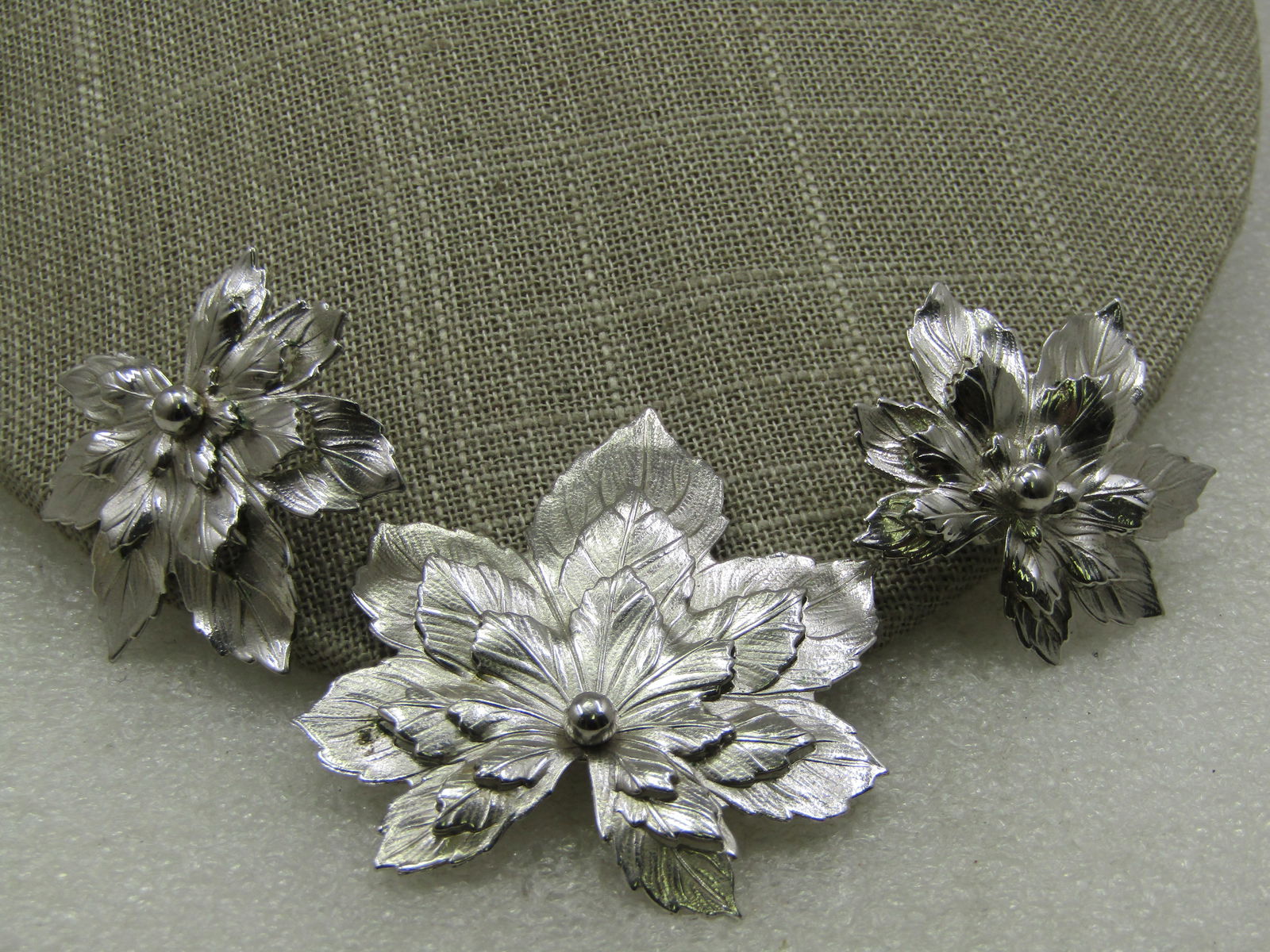 Vintage Tiered Leaf Brooch & Earrings Set, Signed SAC - 5