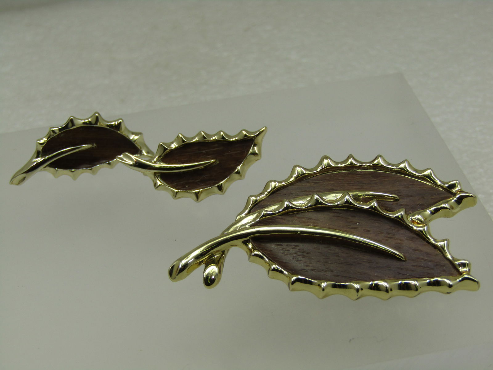 Vintage Woodgrain Double Leaf Brooch & Clip Earrings, 1960's, Sarah Coventry - 4