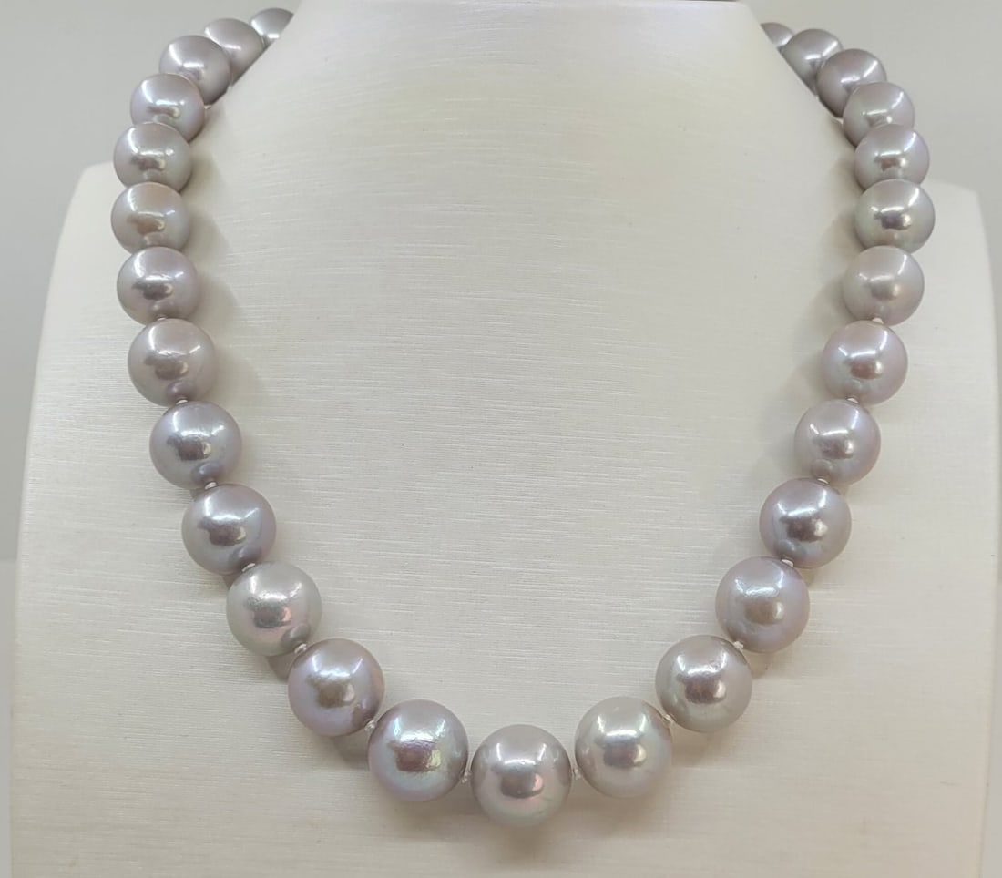 Necklace 11.5x14mm Round Big Grey Edison Freshwater Pearls: Title: Necklace 11.5x14mm Round Big Grey Edison Freshwater Pearls Description: Most freshwater pearls are nucleated by tissue, but Edison cultured pearls are nucleated with beads, exactly as saltwater