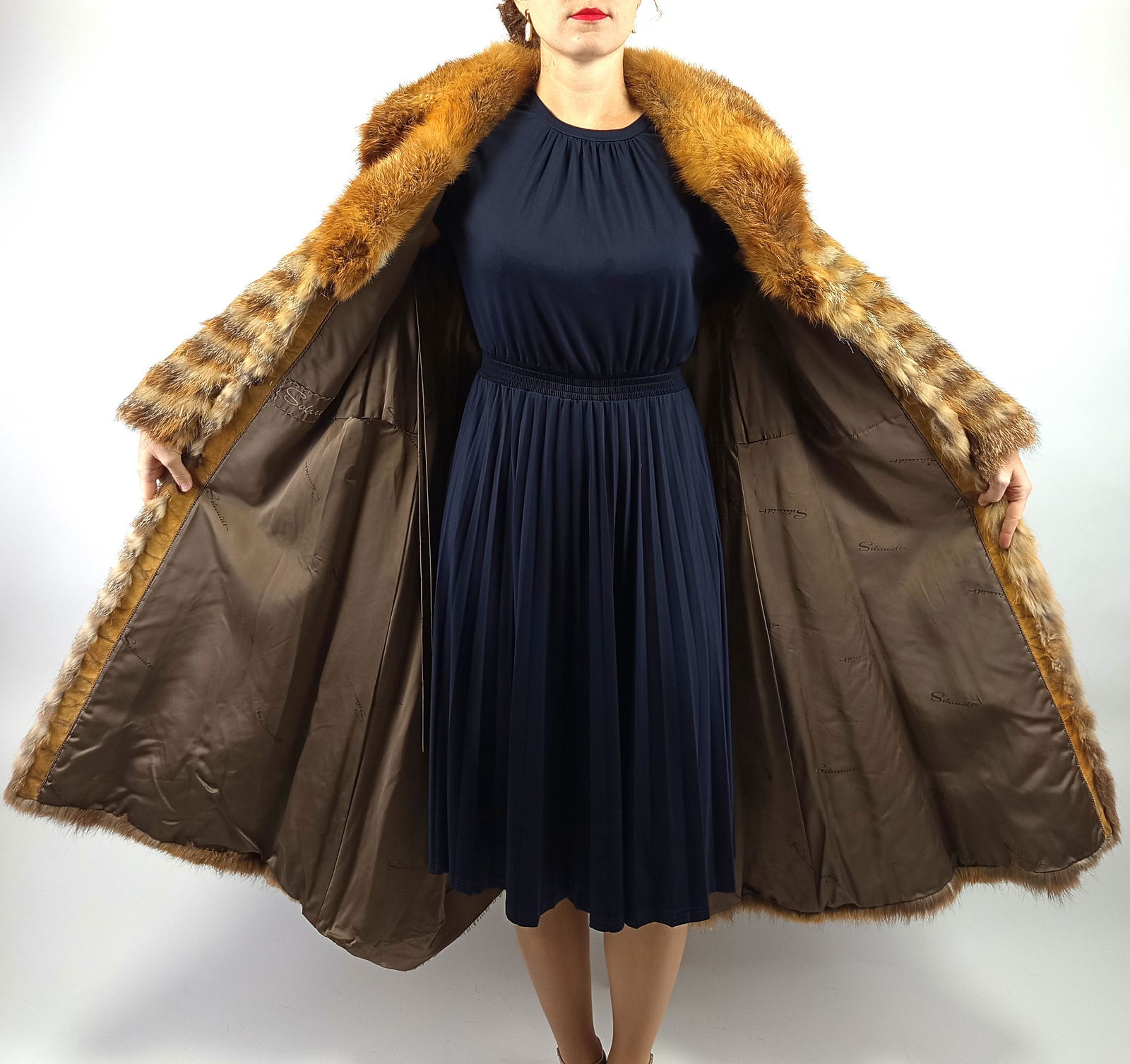 RED SILVER FOX FUR COAT EU: XL ; US: 18 - 4