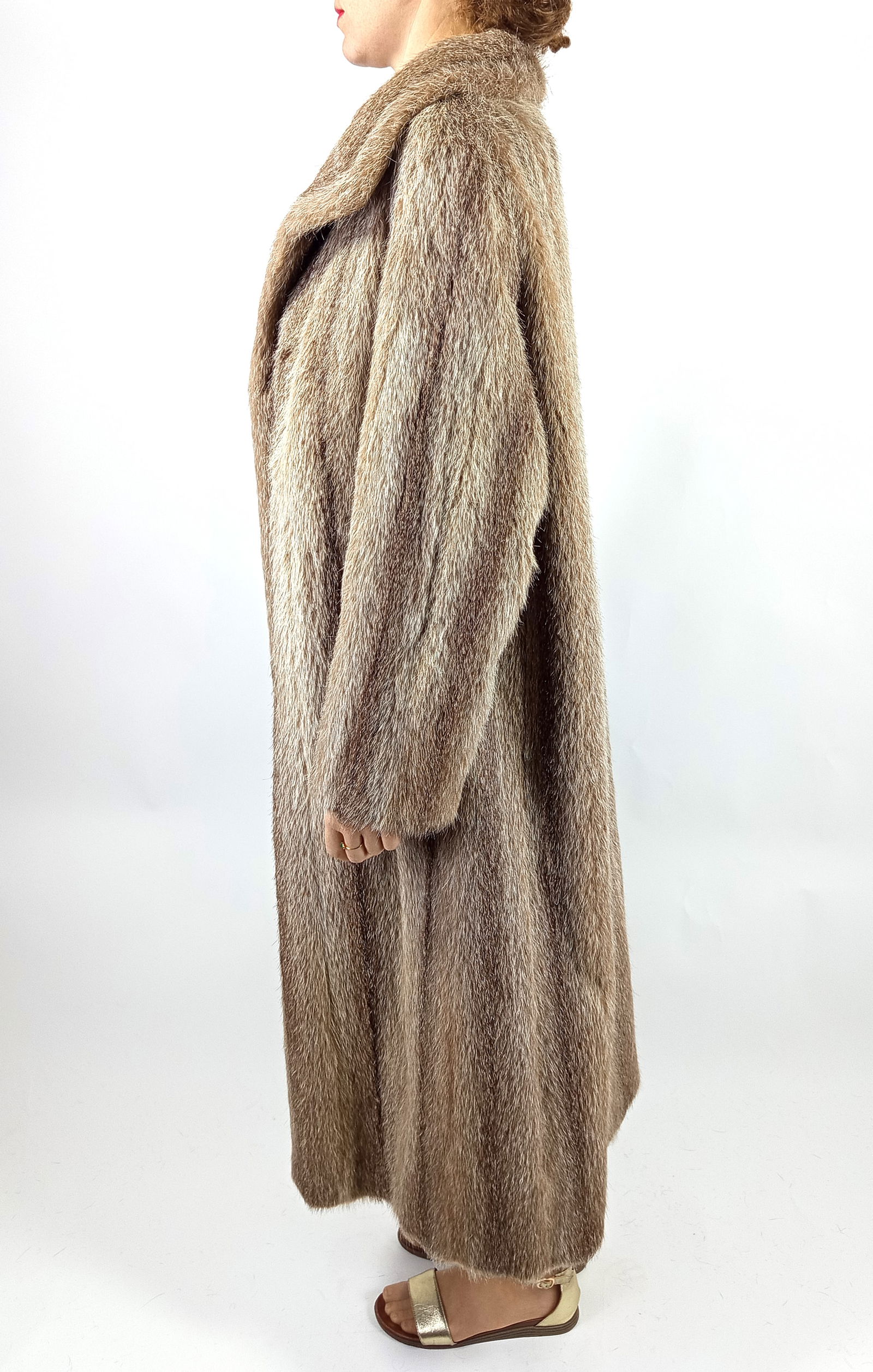 BLONDE NUTRIA FUR COAT EU: XXL ; US: 24 - 5