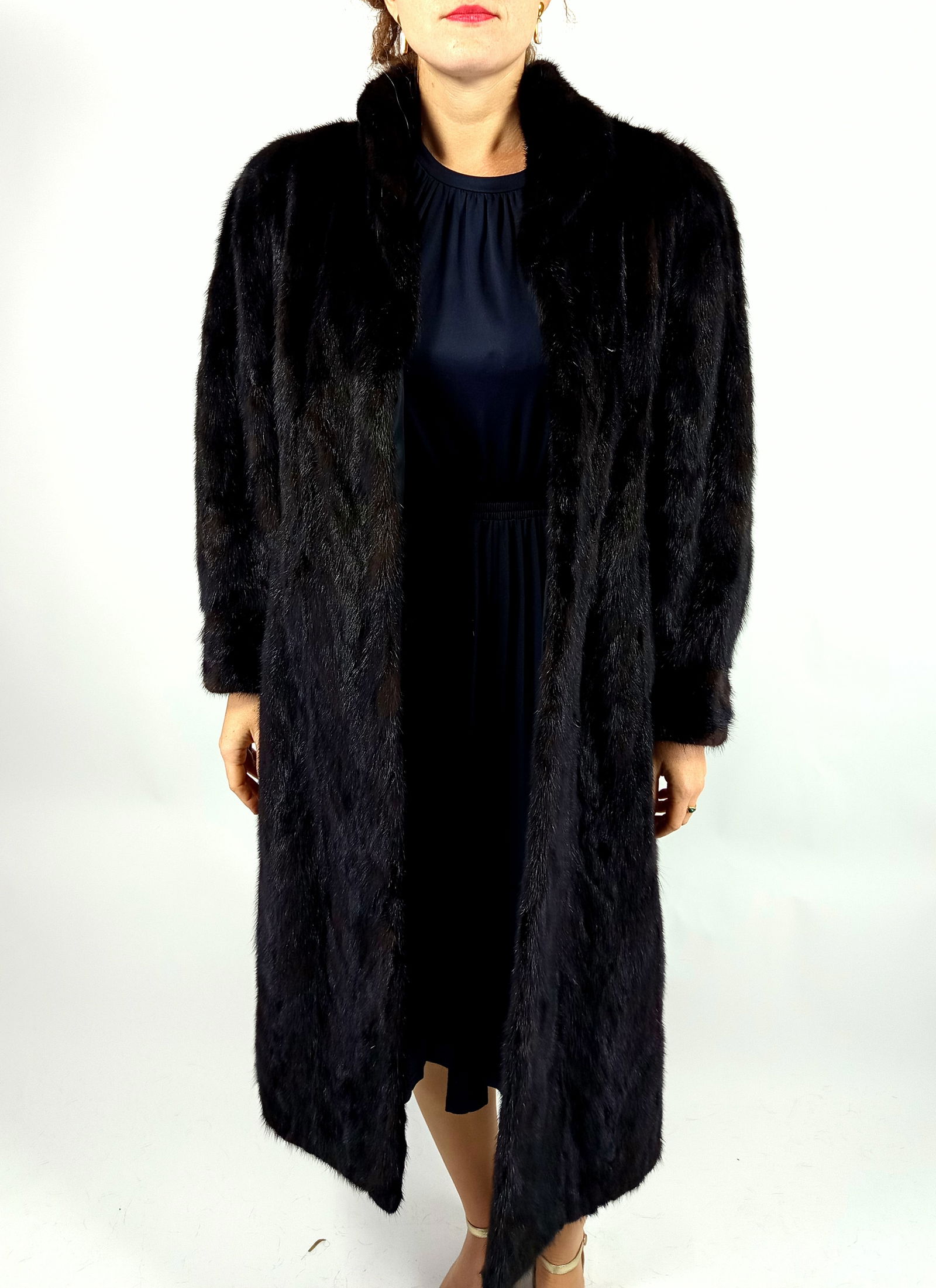 BLACK MINK FUR COAT EU: XL ; US: 20 - 2