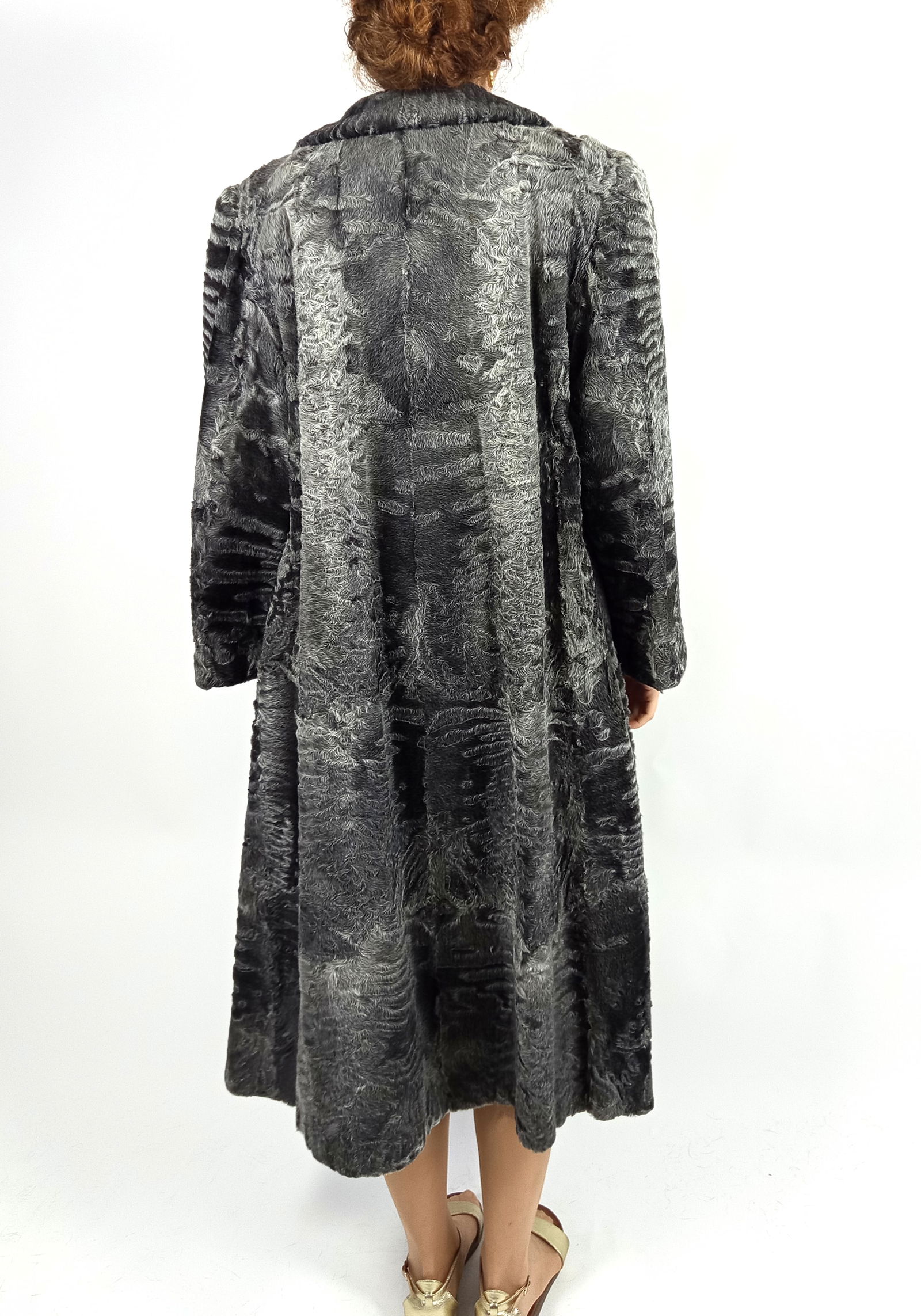 SILVER GREY PERSIAN LAMB FUR COAT EU: XL ; US: 20 - 4