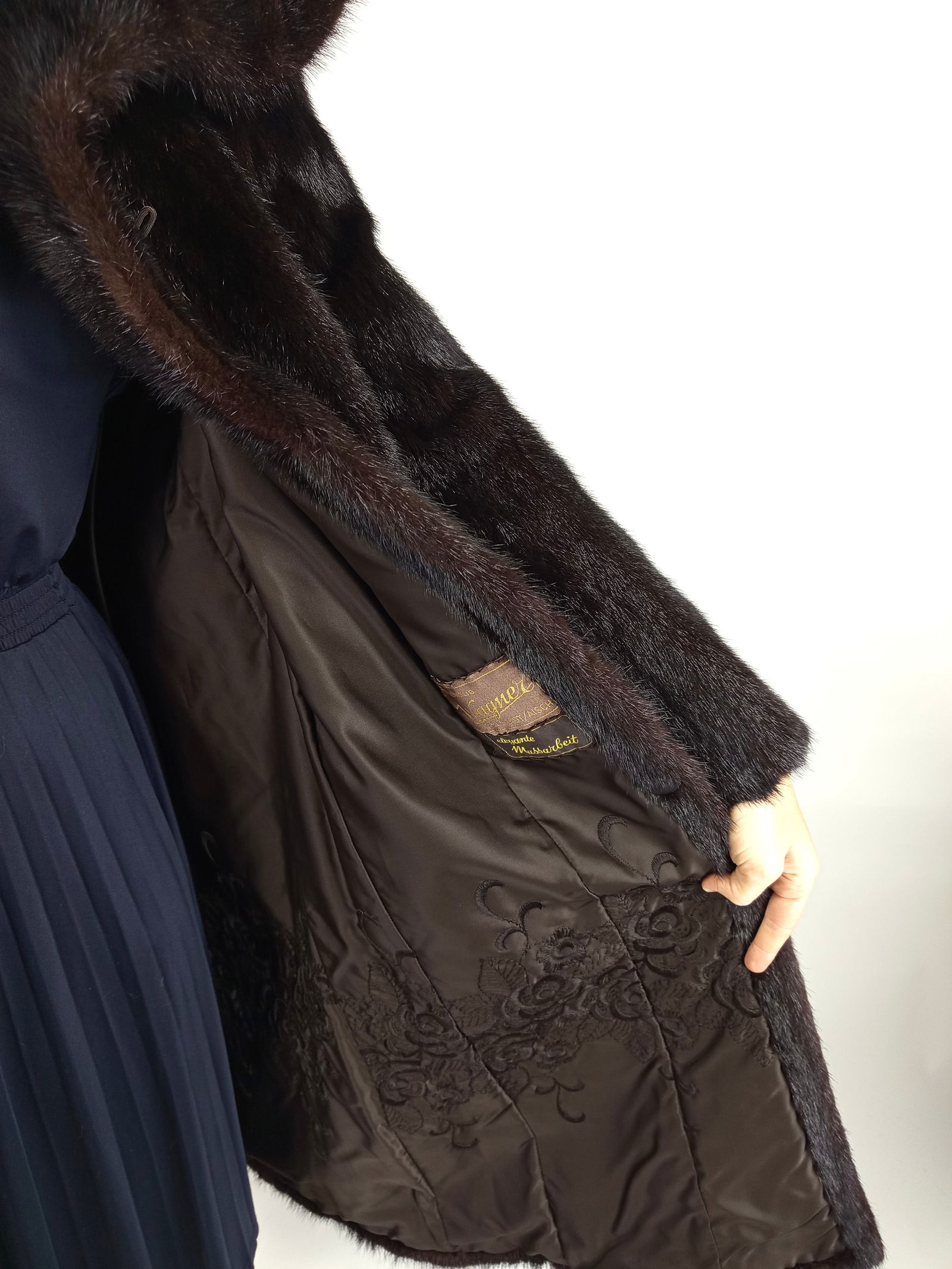 MAHOGANY MINK FUR COAT EU: XL ; US: 20 - 7