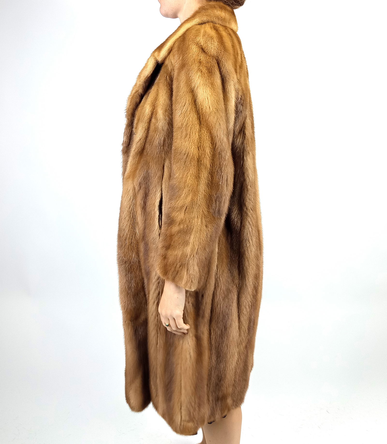 BEIGE MINK FUR COAT EU: XL ; US: 18 - 3
