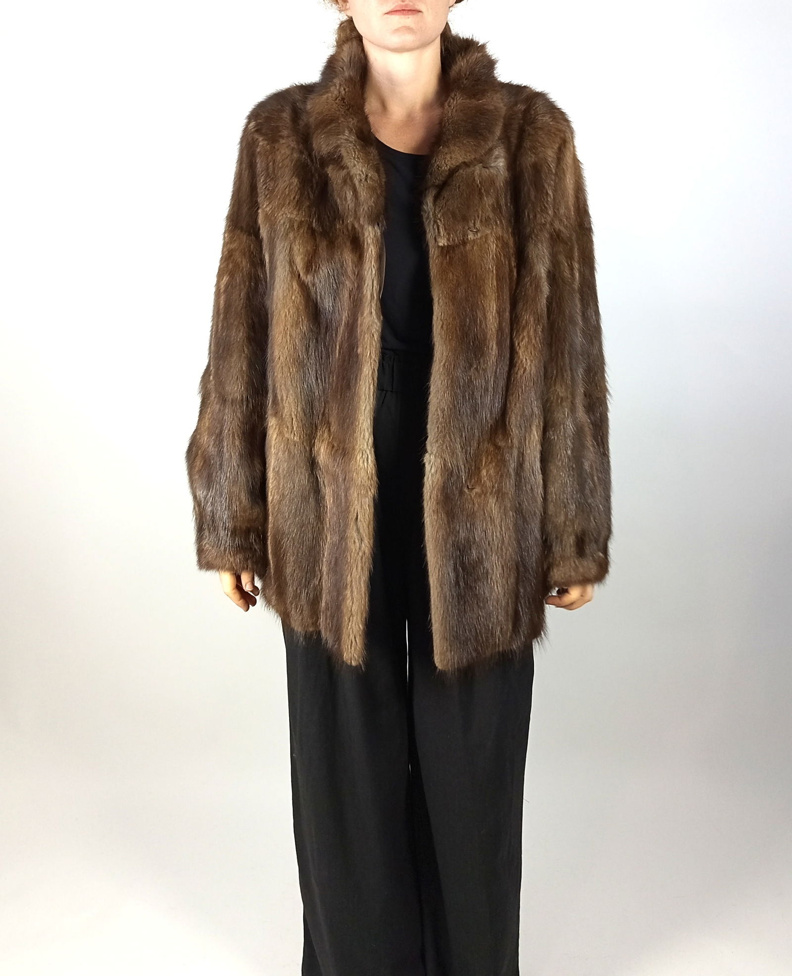 BISAM FUR SHORT COAT EU: XL - US:20 - 3