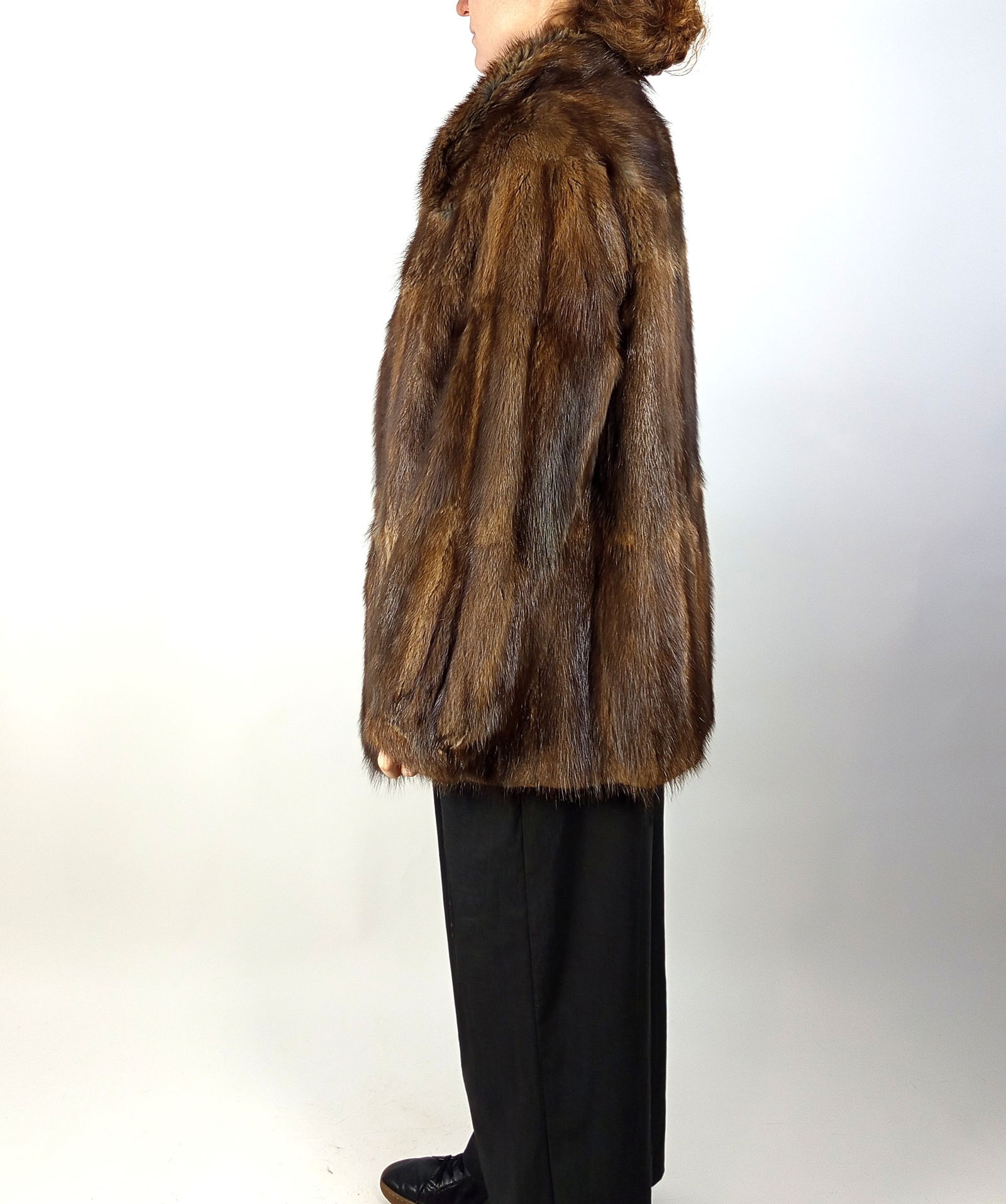 BISAM FUR SHORT COAT EU: XL - US:20 - 4