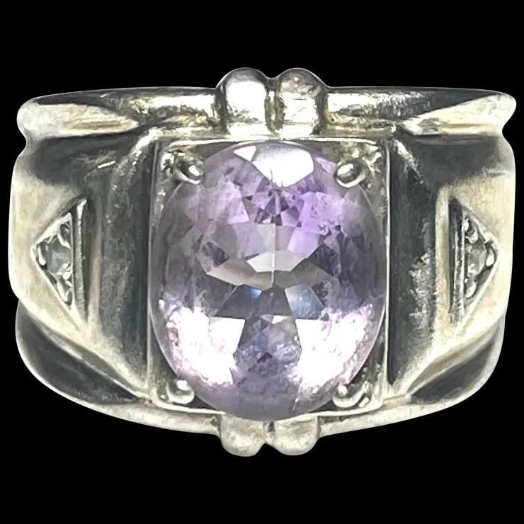 Estate Amethyst Sterling Silver Ring: Title: Estate Amethyst Sterling Silver Ring Description: Estate Amethyst Sterling Silver RingHallmarked: 925Weighs: 9.2 gramsMeasures Approx: US Ring Size 8.5 Reserve: $55.00 Shipping:Domestic: