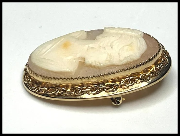 Vintage Oval Shell 12k GP Cameo Brooch/Pin - 4