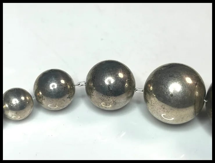 Vintage Large and Heavy Italian Sterling Silver Graduated Balls on Chain Necklace - 4