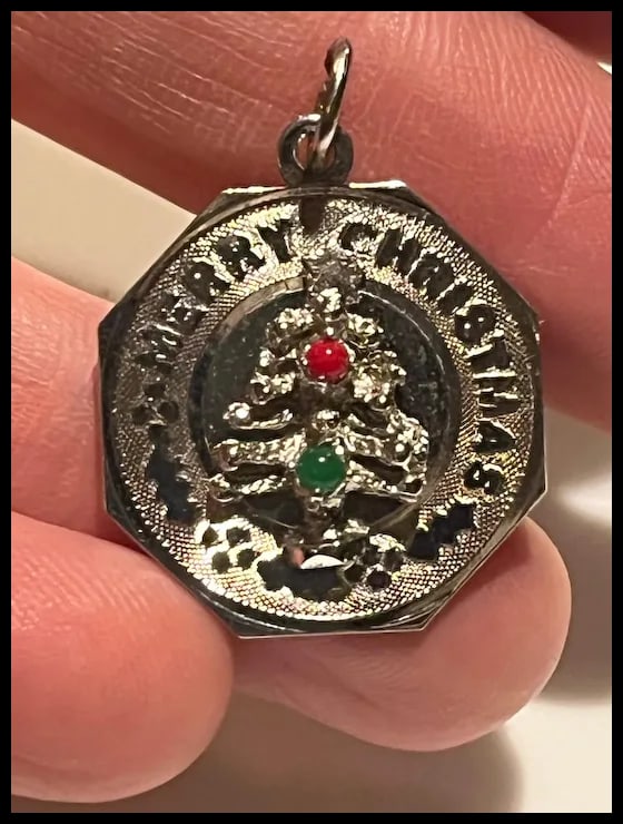 Vintage Merry Christmas Octagon Christmas Tree Disk Charm - 5