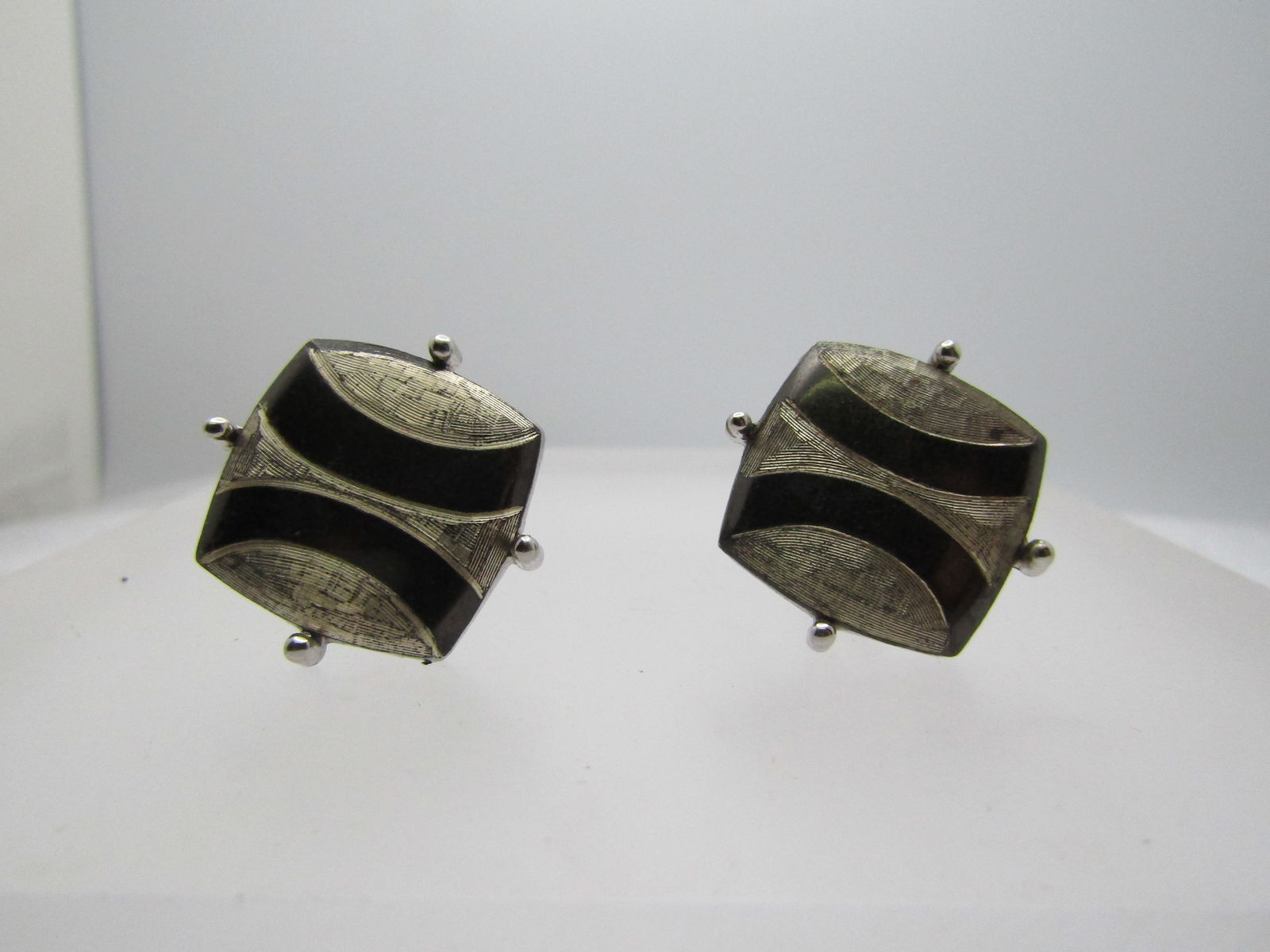 Vintage Swank Black & Silver Cufflinks, 1940's-1950's (1 of 5)