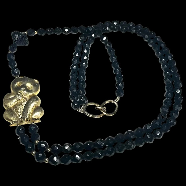 Vintage Signed Hobe Double Strand Glass Beaded Bear Necklace: Title: Vintage Signed Hobe Double Strand Glass Beaded Bear Necklace Description: Vintage Signed Hobe Double Strand Glass Beaded Bear NecklaceHallmarked: HobeWeighs: 93 gramsMeasures Approx: 26 inches