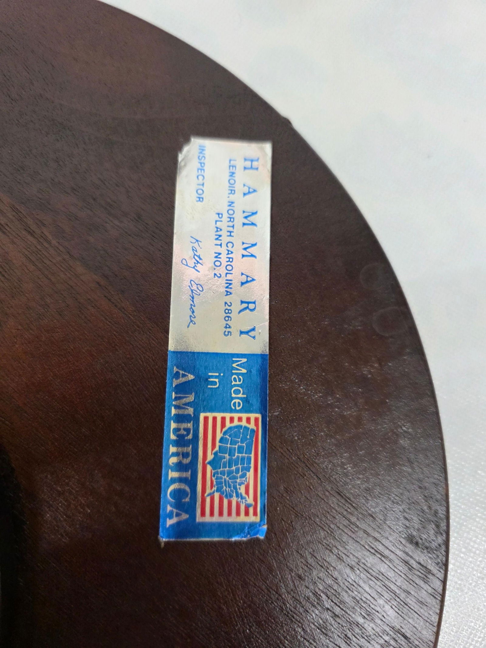 Vintage 3-Leg Table with Inlaid Top Colonial Revival Accent Table 1985 Mahogany Plant Stand or Side - 4