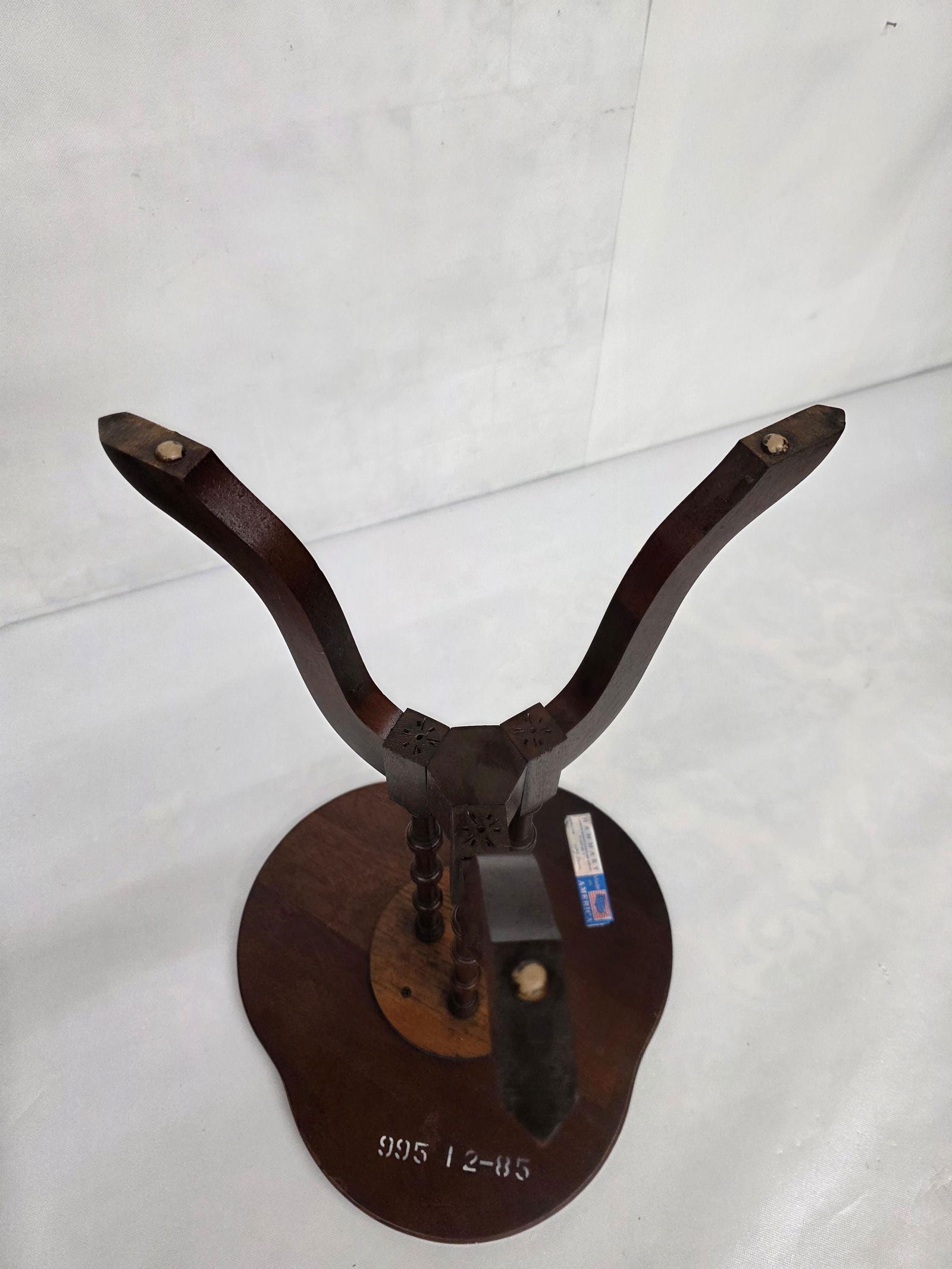 Vintage 3-Leg Table with Inlaid Top Colonial Revival Accent Table 1985 Mahogany Plant Stand or Side - 5