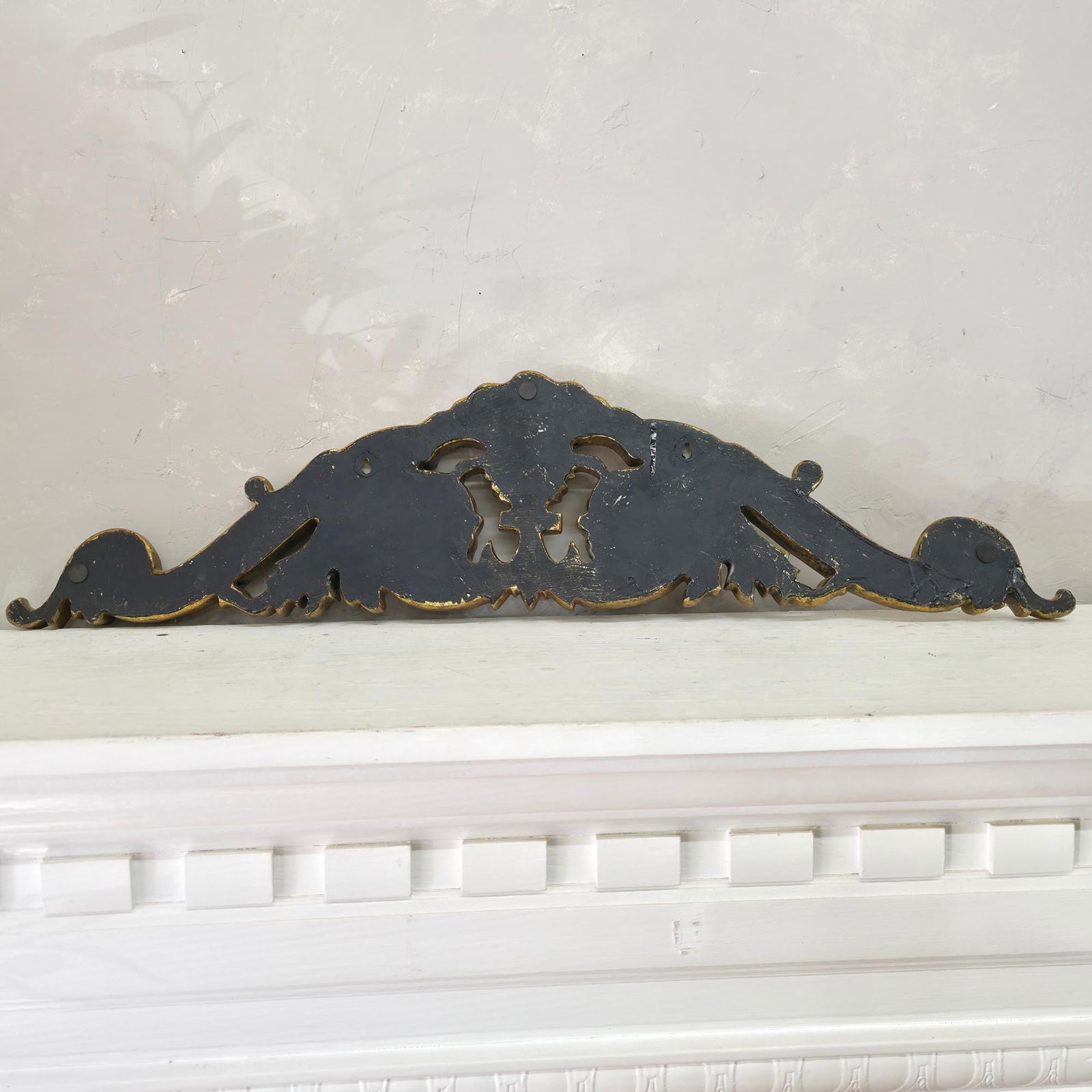 Vintage Gilt Overdoor Pediment Baroque Acanthus Rosette Crest 33.5" Mirror Topper Mantel Crown - 5