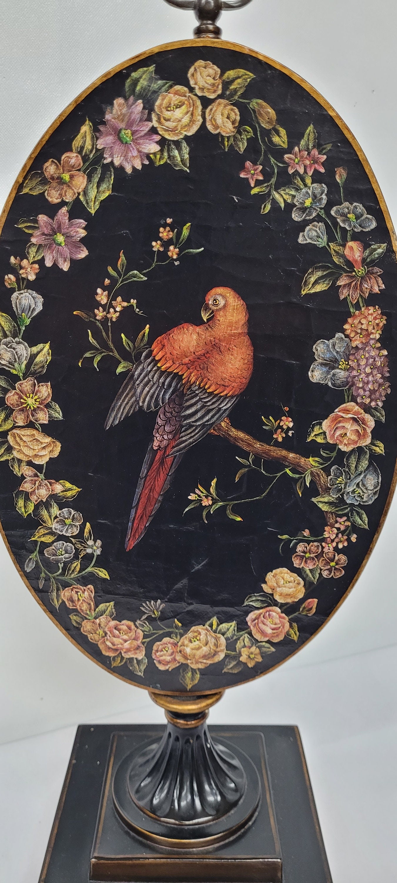 Vintage Parrot Art on Stand Maitland Smith Style Oval Floral Bird Plaque, Regency Decorative Table - 4