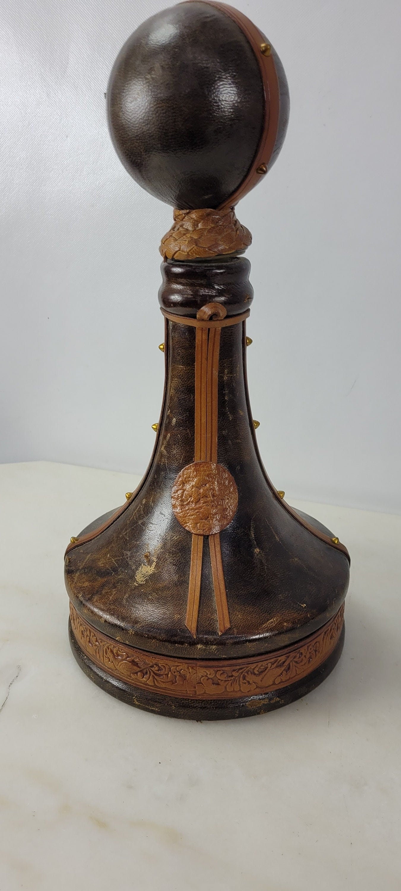 Vintage italian decanter barware leather wrapped bottle bar accessories whiskey liquor gift for guy, (1 of 9)