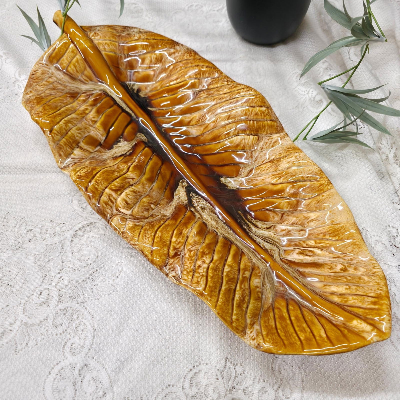 Vintage Maurice of California Leaf Tray Drip Glaze Ceramic Banana Leaf Bowl Mid Century Modern Decor: Title: Vintage Maurice of California Leaf Tray Drip Glaze Ceramic Banana Leaf Bowl Mid Century Modern Decor 20â€ Catchall Originals USA Pottery Description: Bring a touch of