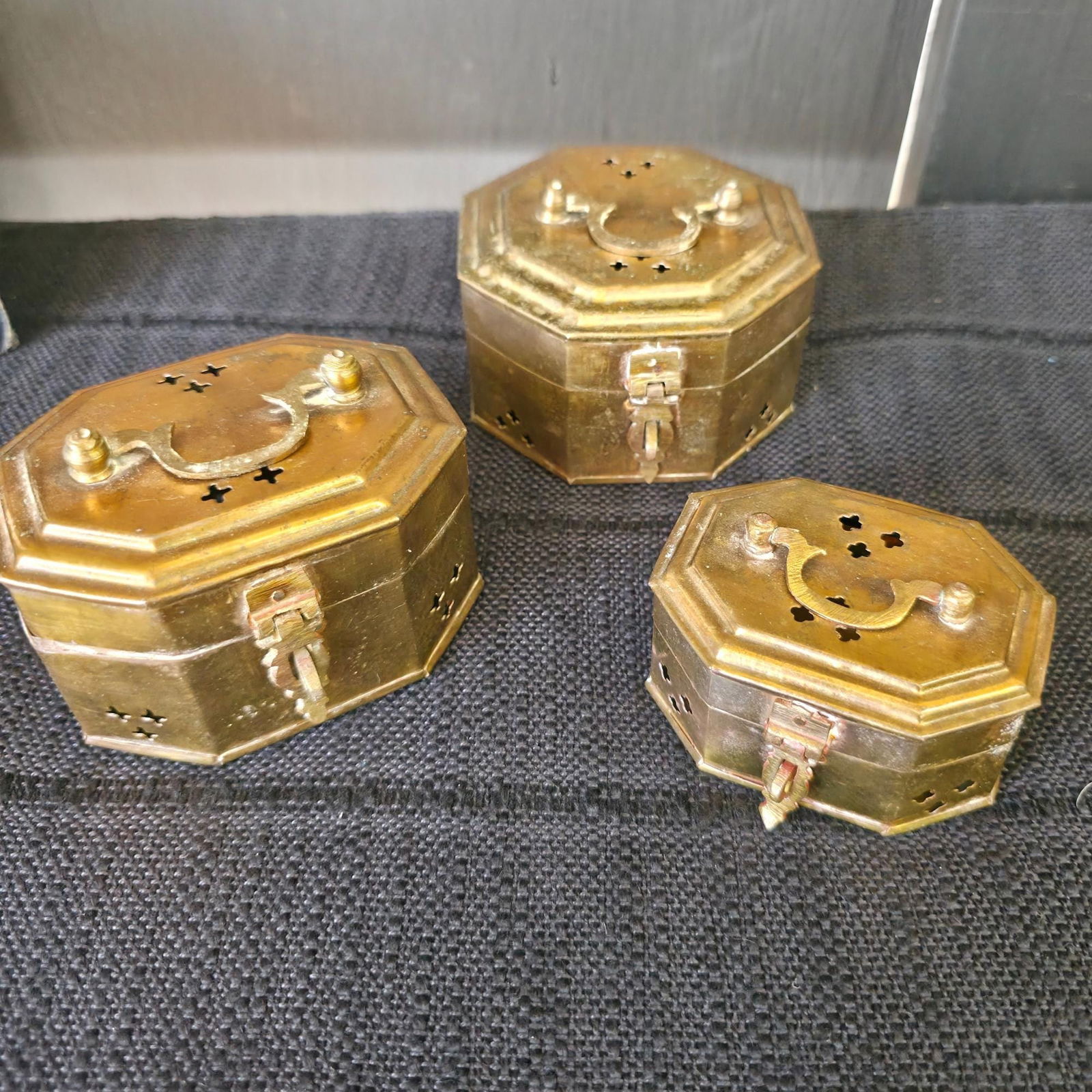 Vintage Brass Decorative Boxes Set of 3 Pierced Indian Cricket Trinket Decor Ornate Vanity Storage (1 of 10)