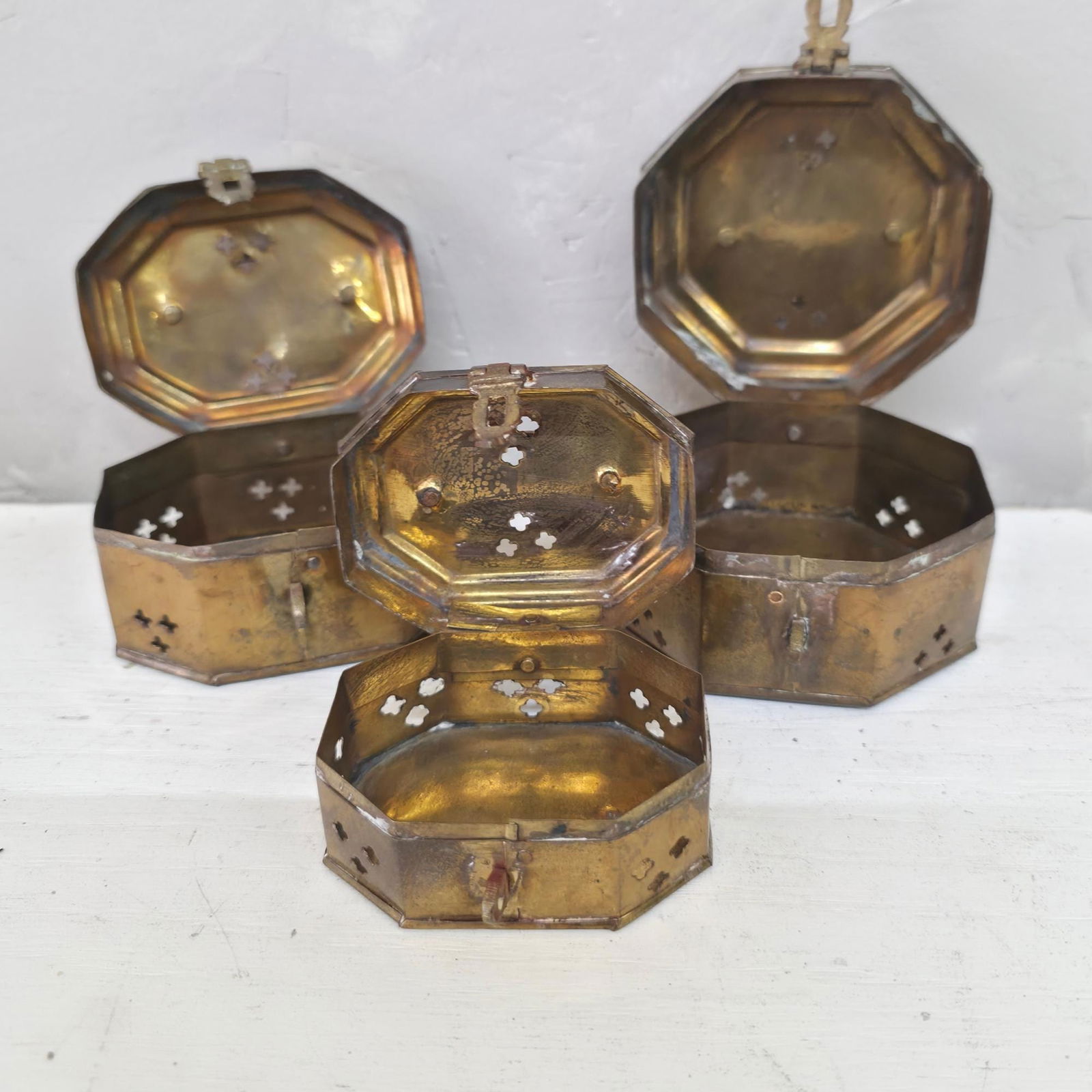 Vintage Brass Decorative Boxes Set of 3 Pierced Indian Cricket Trinket Decor Ornate Vanity Storage - 2