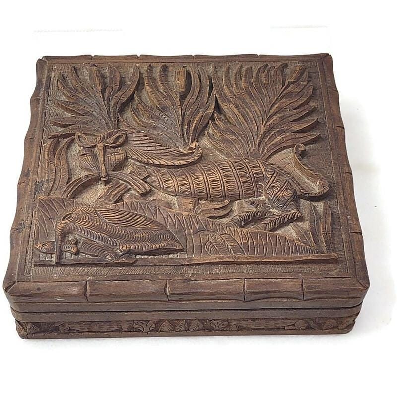 Vintage Wood Box Folk Art Mid Century Boho Safari & Old World Decor Style Hand Craved Animal Case - 4