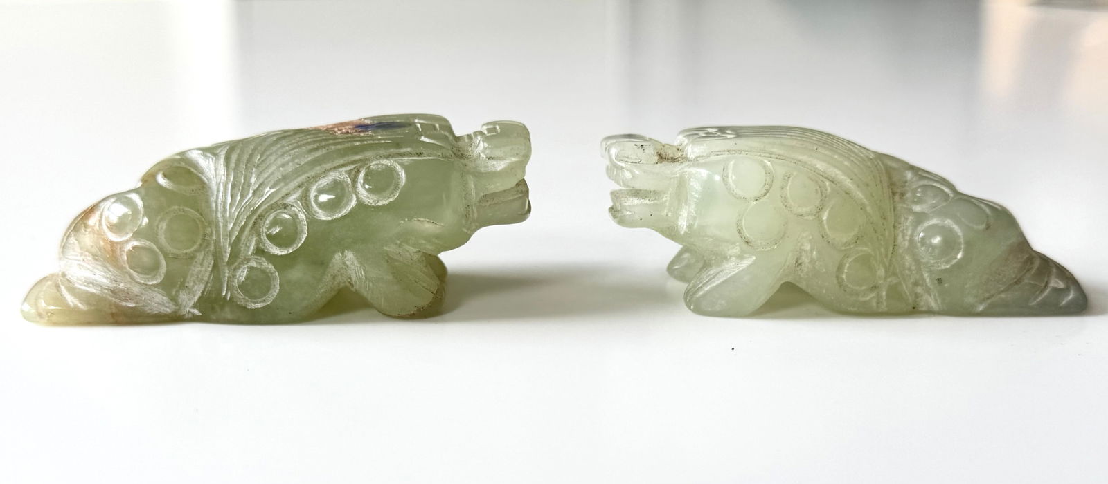 Jade pair Foo dogs - China: Title: Jade pair Foo dogs - China Description: Feng Shui Foo Dogs Lion Guardian pair made of Jade. Dim: 66 x 31 x 25 mm & 62 x 32 x 22 mm, 134 gram. Careful registered sending, combined shipping possi