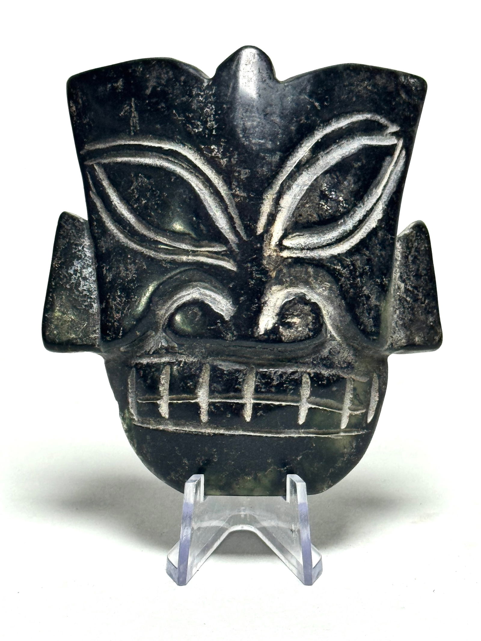 HongShan Culture, Ancient mytical animal Dark-Green-Brown Jade, China: Title: HongShan Culture, Ancient mytical animal Dark-Green-Brown Jade, China Description: Ancient Dark-Green Jade HongShan Culture, China The Hongshan culture is known, among other things, for its