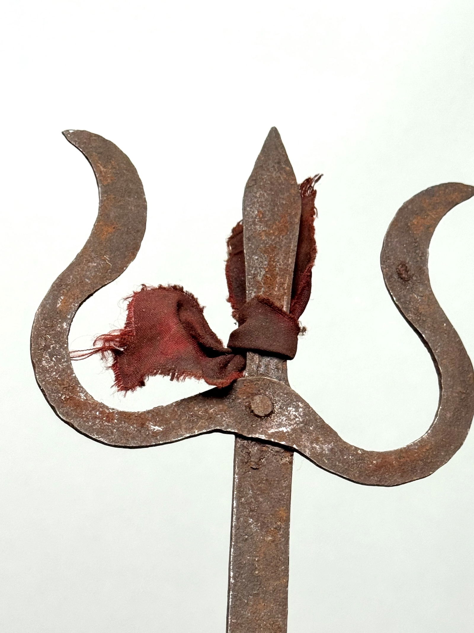 Ritual Trisula Trident on Phurba - Iron (cast), Cotton - Nepal - First half 20th century - 11