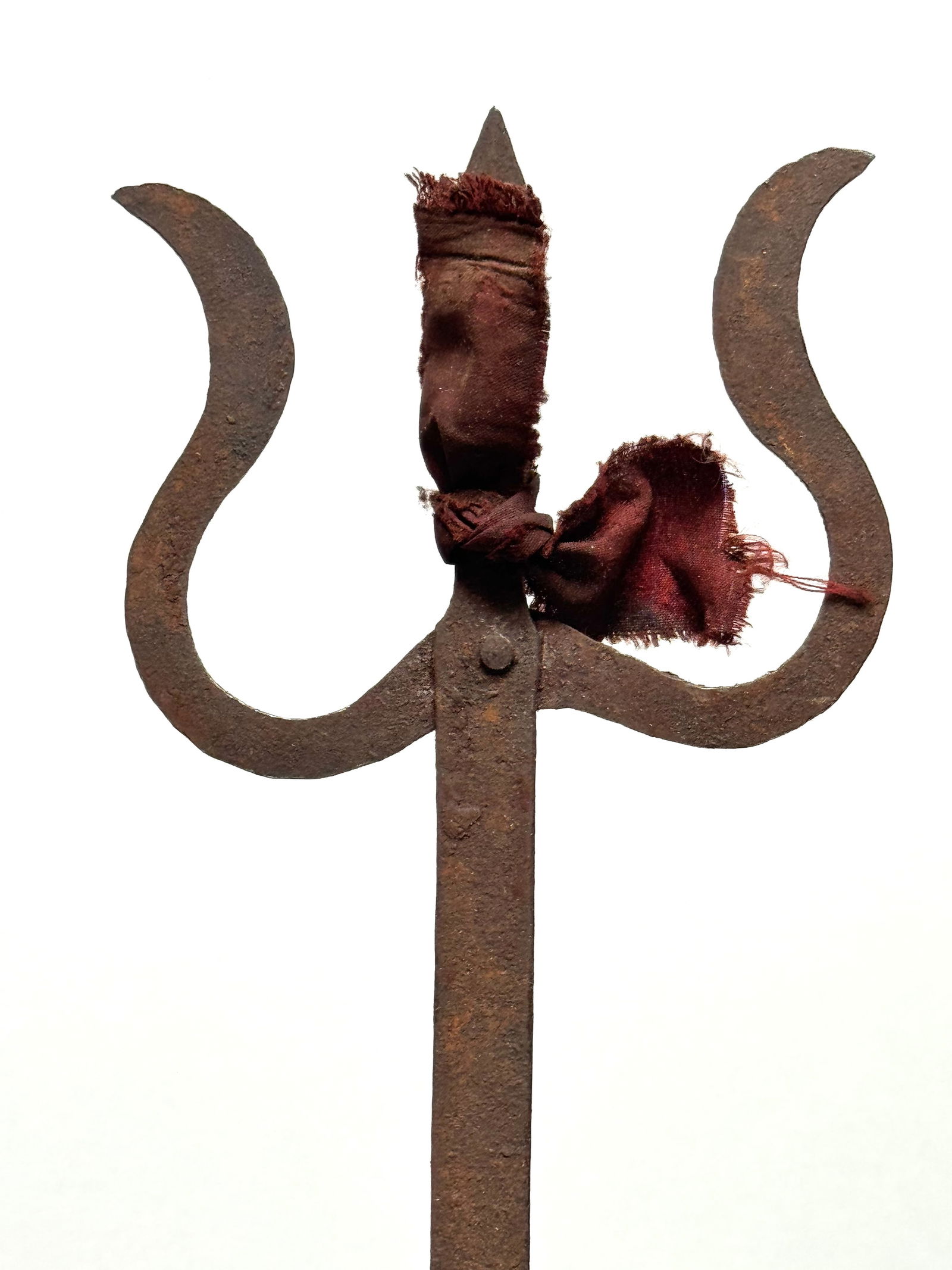 Ritual Trisula Trident on Phurba - Iron (cast), Cotton - Nepal - First half 20th century - 2