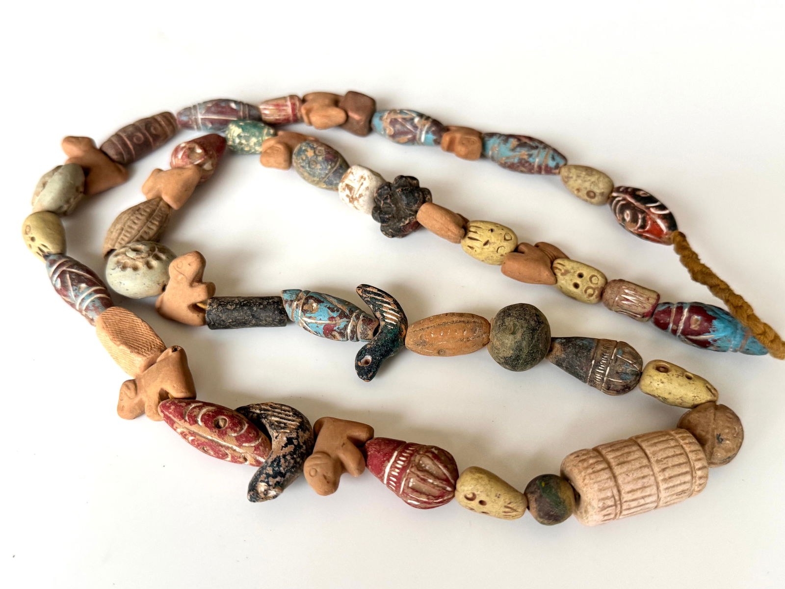 Stunning Indus Valley Near Eastern Terra Cotta Beads Necklace: Title: Stunning Indus Valley Near Eastern Terra Cotta Beads Necklace Description: Stunning Indus Valley Near Eastern Terra Cotta Beads Necklace, Good condition, Dim: 35 x 20 x 2 cm. Careful