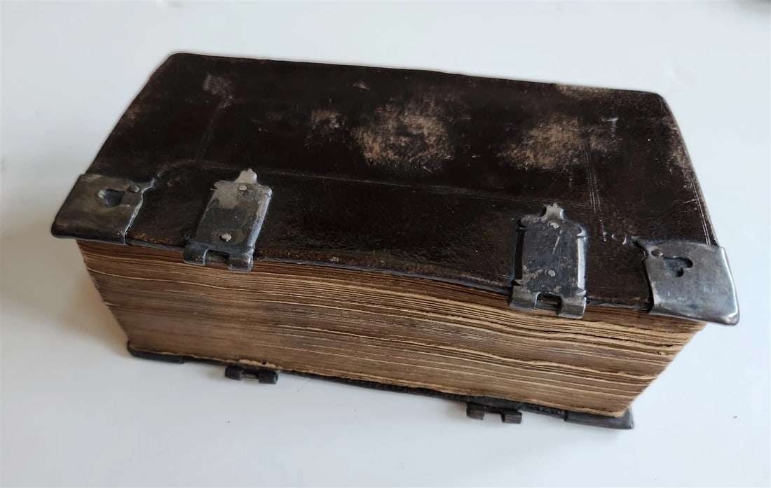 1681 BIBLE in ENGLISH antique OLD & NEW TESTAMENT BINDING w/METAL CORNER PIECES - 3