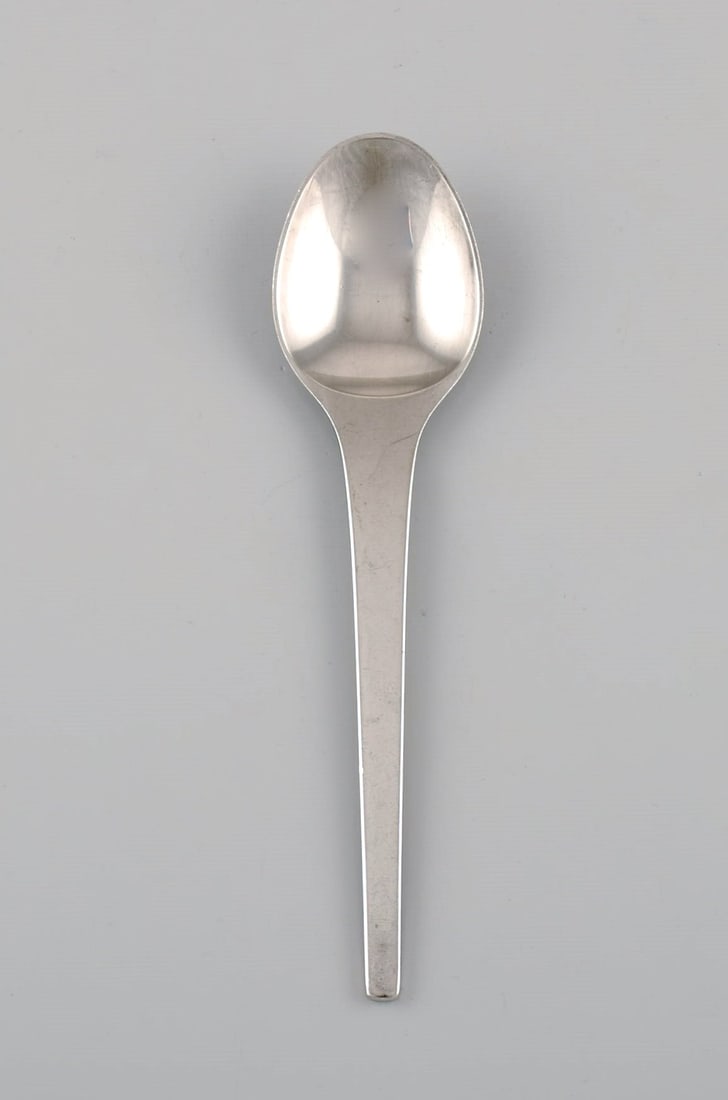 Georg Jensen Caravel dessert spoon in sterling silver. 15 pcs in stock.: Title:Georg Jensen Caravel dessert spoon in sterling silver. 15 pcs in stock. Description:Georg Jensen Caravel dessert spoon in sterling silver. 15 pcs in stock. Length: 15 cm. Stamped. In excellent c