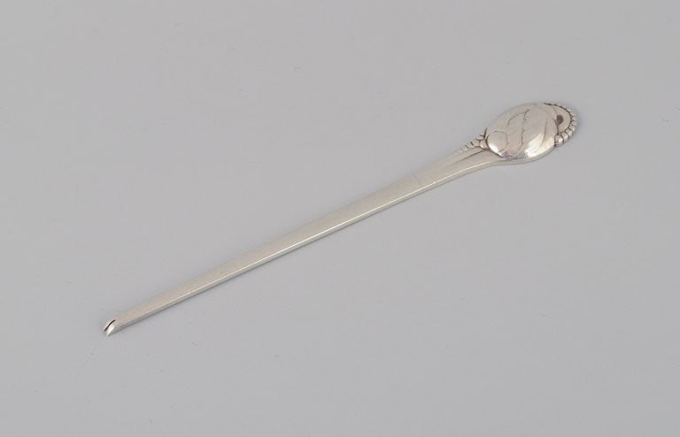 Evald Nielsen, rare Art Nouveau lobster fork in silver. Model number 10.: Title:Evald Nielsen, rare Art Nouveau lobster fork in silver. Model number 10.Description:Evald Nielsen, rare Art Nouveau lobster fork in silver. Model number 10. Approx. 1920. Marked. In excellent
