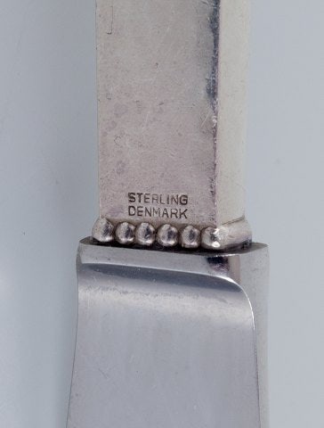 Georg Jensen Beaded. A set of six long-handled dinner knives in sterling silver with Raadvad blades - 4