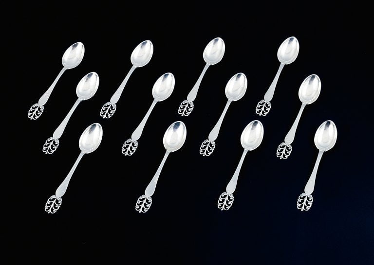 Danish silversmith, twelve teaspoons. Danish 830 silver.: Title:Danish silversmith, twelve teaspoons. Danish 830 silver.Description:Danish silversmith, twelve teaspoons. Danish 830 silver. 1930/40s. Perfect condition. Marked. Makers mark: C.A.S.