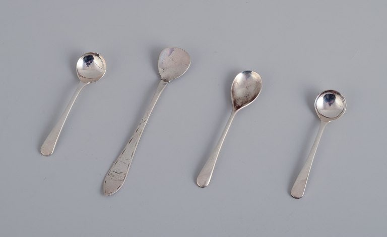 A set of four Scandinavian salt spoons in silver.: Title:A set of four Scandinavian salt spoons in silver.Description:A set of four Scandinavian salt spoons in silver. 19th century. Marked. In excellent condition. Longest dimensions: L 8.3 cm. 