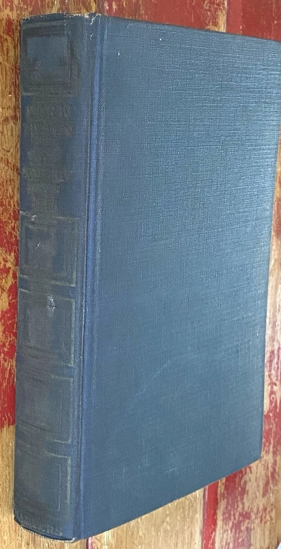 A Connecticut Yankee In King Arthur’s Court MarkTwain 1899Authors Nat’l Ed HC: The product is a hardcover edition of "A Connecticut Yankee In King Arthur’s Court” by Mark Twain, published in 1899 by Harper & Brothers in New York. It is part of the Author's National E