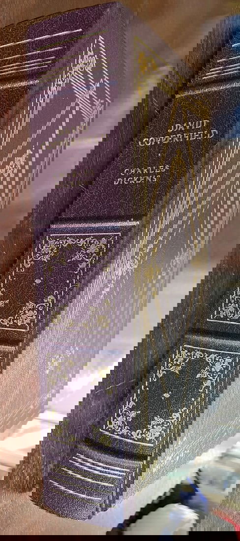 David Copperfield Charles Dickens Franklin Library FINE Leather Unread 1980: David Copperfield by Charles Dickens, Franklin Library 1980. Beautifully leather bound with gilt to boards, title and in gilt to spine. Gilt page edges, color illustrations from the paintings of Paul
