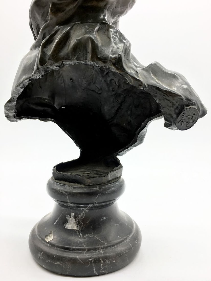 Bronze bust of young women - 5