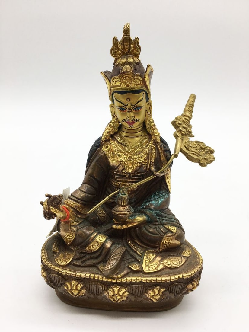 Bronze Buddha Figure: Title: Bronze Buddha Figure Description: Verndec 25 ITEM DESCRIPTION : *Medium : bronze *The size: 15x10 cm/5.90x3.93" inches *Wieght - 0.61 kg | 21.51 ounces *Year: 20th century Provenance - from