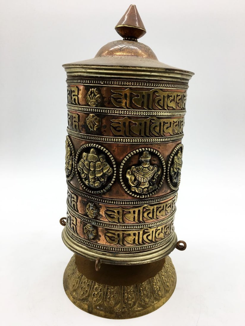 Aroma holder made of bronze material: Title: Aroma holder made of bronze material Description: Verndec 32 ITEM DESCRIPTION : *Medium : bronze Provenance - from our collection (more than 15 years) Reserve: $748.00 Shipping:Domestic:
